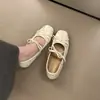 Estilo Novo Primavera e Outono 2026 Elegante Laço Salto Escondido Estilo Chanel Rebite Camélia Moda Sapatos Mary Jane