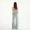 Jeans Feminino Americano Retrô de Cintura Alta com Efeito Amassado e Lavagem à Água Azul, Corte Reto, Coleção Primavera/Verão 2025