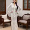 Vestido largo de encaje con cuello en V y cremallera, corte acampanado, manga larga para mujer, nuevo estilo otoño e invierno, ceñido a la cintura, adelgazante, estilo sexy