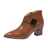 Botas de Moda Otoñales para Mujer 2026, Puntiagudas, Talla Grande, Tacón Medio, Tacón Grueso, Corte en V, Hebilla, Estilo Europeo y Americano, Adelgazantes, Botas Martin