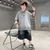 Roupa infantil para meninos, camiseta de algodão puro para o verão, novo modelo 2026, top fino de manga curta para o verão para meninos mais velhos