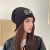 Chapéu de Tricô Empilhado Outono e Inverno Moda Quente Aba Dobrável Gorro com Letras Viagem ao Ar Livre Afina o Rosto Chapéu com Cordão Proteção para Ouvido