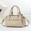 Bolso de mujer de lujo ligero de moda, bolso de mano personalizado para mujer, bolso de hombro único moderno y a la moda, bolso nuevo simple, bandolera versátil, versión coreana