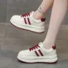 Zapatillas blancas de suela gruesa de alta gama para mujer, adecuadas para primavera y verano, zapatillas deportivas casuales versátiles y a la moda