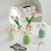 Estilo ins flor de tulipán artificial adorno de escritorio flor de margarita pequeña flor falsa jarrón de cerámica crema decoración de sala de estar dormitorio