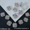 Nuevo Estilo Trébol de Cuatro Hojas Incrustado con Diamantes Zirconia de Ocho Agujeros Accesorios para Pulsera con Cuentas DIY Cadena de Teléfono Venta Caliente Transfronteriza