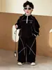 Conjunto para Niños Primavera 2026 Nuevo Estilo Coreano Pequeño Caballero Sudadera Infantil Fresca y Elegante Ropa Deportiva de Primavera y Otoño para Niños