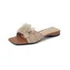 Sandalias Planas Cuadradas Abiertas de Paja Tejida con Flores~Estilo Hada 2026 Verano Exteriores Chanclas Abiertas de Tacón Bajo