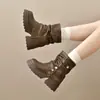 Botas Martin de Solado Grosso Estilo Britânico Botas Femininas 2026 Novidade de Outono Botas para Aumentar a Altura Emagrecimento para Pessoas Baixas Botas Plataforma Botas Curtas