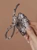 Pinza para el pelo estilo chino con forma de abanico de Super Fairy para mujer, con sensación de diamante, estilo clásico de tiburón