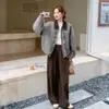 Otoño 2026 Nueva Moda Casual Juvenil Versátil Simple Elegante Patchwork Cuello Solapa Abrigo Corto Holgado para Figuras Pequeñas
