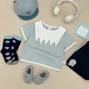 Camiseta de Manga Corta con Retazos Azul Claro para Bebé, Top de Verano con Diseño Lindo para Bebé, Top Versátil Transpirable para Niños Pequeños