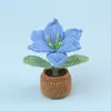 Plantas de lirio en maceta de punto de ganchillo hechas a mano, flores artificiales tejidas, adornos de flores de hilo al por mayor