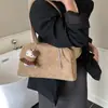 Bolso de Hombro Único Retro Coreano de Ante para Invierno Bolso Elegante para el Trabajo Bolsos de Mano Tote Nuevos para Mujer 2025