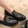 2026 Nuevo Estilo Hebilla de Camelia Punta Redonda Sin Cordones Zapatos Mocasines de Tacón Grueso para Mujer, Zapatos de Cuero Estilo Británico, Zapatos de Tacón Alto Individuales para Mujer
