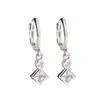 Hebilla de Oreja de Diamante Único Diamante Minimalista Neutro Geométrico Cuadrado Pendientes de Diamante Fresco Fresco Moda Pendientes Cuadrados de Circonita