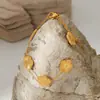 Explosões transfronteiriças europeias e americanas pulseira de aço titânio trevo de quatro folhas da sorte pulseira de aço inoxidável dupla face dourada flor de cinco pétalas pulseira