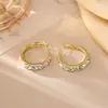 Pendientes Súper Brillantes con Tachuelas de Diamante con un Toque de Alta Gama, de Moda, Exquisitos, Versátiles, Lujo Ligero, Elegantes Pendientes de Tachuela con un Diseño Moderno
