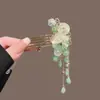 Grampo de Cabelo Verde Chuvoso Estilo Antigo Flor de Lótus Formato U para Mulheres Grampo de Cabelo com Franja de Flor Qipao Pente de Cabelo Folha de Lótus Novo Estilo Chinês Acessórios de Cabelo