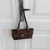 Nueva colección de otoño: bolso de hombro con hebilla de cinturón de gamuza adornada, bolso de mano vintage de gamuza, bolso de axila moderno y versátil para mujer