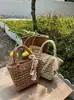 Bolso Cuadrado Hueco con Lazo de Mano Cruzado Retro Casual Tejido de Paja Bolsa de Playa para Mujer Venta al por Mayor