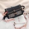 Bolso Cuadrado Pequeño de Lujo Ligero, Bolso Cruzado para Hombro de Mujer, Disponible en 6 Colores, Política de Devolución de 7 Días, Bolso para Mujer con un Toque de Alta Gama y Estilo de Lujo Ligero