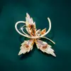 Broche de Mariposa de Cristal de Lujo Ligero y de Gama Alta para Mujer, Elegante Elegante Ropa Exterior Corsage, Accesorios de Pines para Traje de Ropa Exterior de Nicho