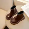 Botines cortos para niña, nueva colección otoño 2026, botines de piel versátiles para niñas pequeñas, modernos y fáciles de combinar, botines para bebé antideslizantes, botines tipo Dr. Martens para niños