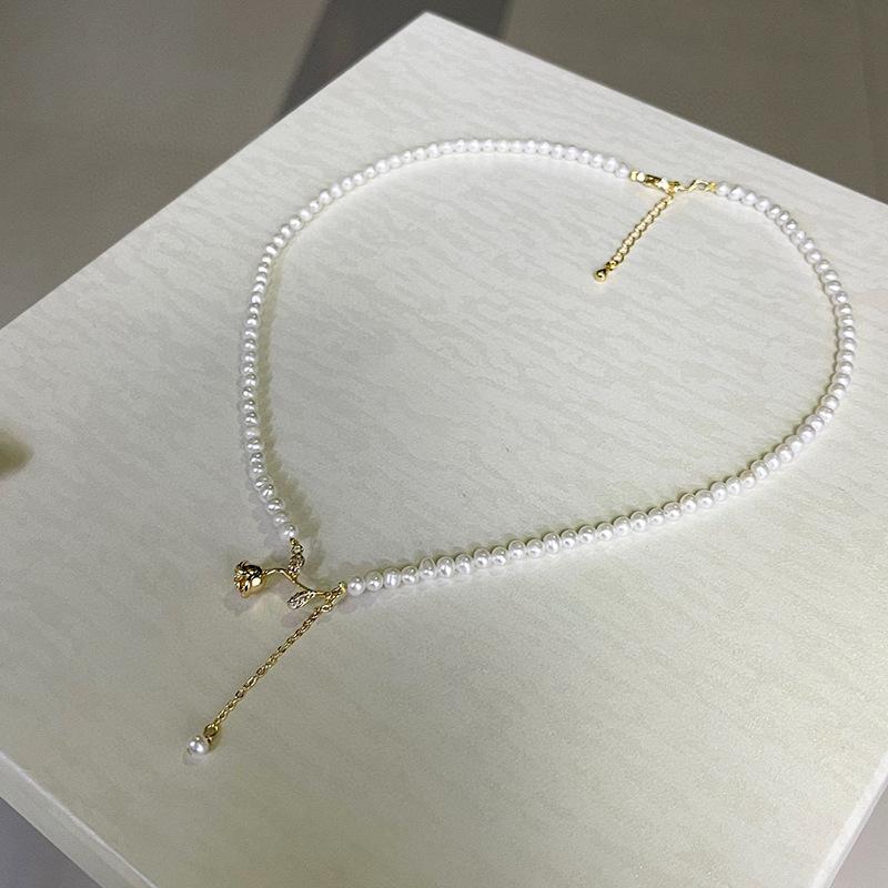 法式复古天然淡水珍珠项链女生高级感百搭玫瑰花吊坠choker锁骨链