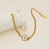 Pulseira de aço inoxidável estilo INS europeu e americano banhada a ouro 18k pulseira de flor pulseira de aço inoxidável flor de frítila branca cinco folhas