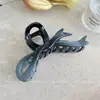 Pinza Grande de Felpa para Cabello Otoño e Invierno para Mujer 2025 Nueva Horquilla Pinza para la Parte Posterior de la Cabeza Adorno para el Cabello Pinza de Tiburón de Gama Alta