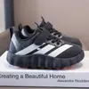 Sapatos Infantis de Couro 2026 Primavera e Outono Novos Tênis de Corrida Unissex Estudante Estilo Coreano Tênis de Treino Sapatos Esportivos Casuais