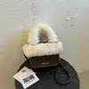 Bolso Tote Retro de Felpa Transfronterizo para Mujer 2026 Otoño/Invierno Nuevo Elegante Versátil de Gama Alta para el Trabajo de un Solo Hombro Cruzado