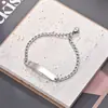 Pulsera de acero inoxidable de estilo coreano, moderna y minimalista, con un diseño curvo, acabado liso y pulido, y banda de acero de titanio, perfecta para parejas.