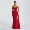 Vestido Longo Branco Puro Sem Alças para Banquete de Casamento com Franzidos Drapeados no Peito, Cintura Estruturada, Babados e Fitas Plissados à Mão na Lateral