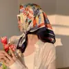 Elegante pañuelo pequeño, estilo ins coreano, versátil y moderno, adecuado para primavera y otoño, se puede usar como pañuelo cuadrado decorativo, cinta para el pelo, accesorio para bolso o bufanda fina para el cuello