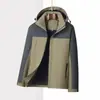 Chaqueta de Trabajo Impermeable a Prueba de Viento para Exteriores Personalizada Tres en Uno con Logo Impreso Bordado de Bloques de Color de Alta Calidad