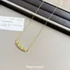 Colar de Trevo de Quatro Folhas com Gelo Triturado Dourado para Mulheres, Design Retrô, Exquisito e Estiloso, Corrente de Clavícula Versátil