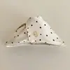 Pinza Triangular de Satén con Corazones de Lunares Estilo Francés para Mujer, Pasador Grande Dulce de Alta Gama, Accesorio para el Cabello, Nuevo Modelo 2026