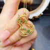 Venta al por mayor de fábrica Popular Colgante de Esmeralda Natural Plata S925 Incrustado Piedra Principal 2*4 Joyería de Lujo Venta Directa de Fábrica