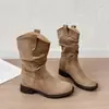 Couro macio~Botas curtas plissadas estilo western para mulheres, estilo vintage outono e inverno 2026, botas da moda de meia-panturrilha que aumentam a altura para mulheres baixinhas