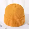 Nuevo Sombrero de Otoño e Invierno Letra Bordada Sombrero de Lana Moda para Hombres y Mujeres Sombrero de Punto Cálido Cortavientos Versátil de Moda