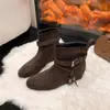 Botas Retrô de Camurça com Fivela de Temperamento de Nicho, Comprimento Médio, Efeito Empilhado, Novo Estilo Outono/Inverno 2026, Versáteis, com Franjas, Fashion