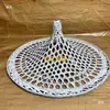 Sombrero blanco de bambú tejido, calado, usado como accesorio para videos de baile en plaza, hecho a mano, con un diseño nostálgico de pantalla de lámpara
