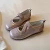 2026 Novos Sapatos de Couro Leve com Tiras Cruzadas Femininos Estilo Puff Sapatos para Usar com Saias no Verão Sapatos Baixos