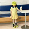 Estilo Coreano 2026 Nuevo Conjunto de Dos Piezas para Niñas Estilo Escolar Verano Cuello Azul Tejido Retorcido Manga Corta Falda Corta Plisada