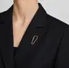 Diseño de Broche Simple de Clip de Papel Geométrico Sentido de Diseño Pin Fijo para Ropa Personalidad Moda Lujo Ligero Adorno de Pecho Accesorios