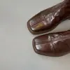 Botas femininas de tornozelo em couro genuíno 2026 novo modelo de outono, sola macia silenciosa salto baixo bico quadrado retrô Botas Chelsea