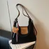Mochila de moda transfronteriza de gran capacidad para mujer 2026 otoño nuevo bolso de un solo hombro cruzado para ir al trabajo y uso al aire libre