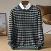 Suéter de cachemira para hombre, nuevo modelo de otoño e invierno, cuello redondo, engrosado y cálido, lana genuina, corte holgado, bloques de color, tejido casual de lana pura